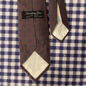 VINTAGE Christian Dior Tie 100% Silk